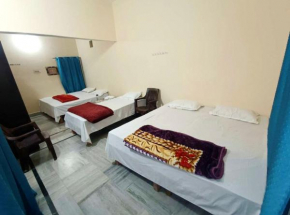 RaghuvarDham Delux 2 Double Beds and 1 Single Bed Room